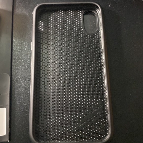iPhone X Case & Screen Protector - Picture 5 of 5